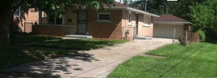 Building Photo - 1618 W 163rd St