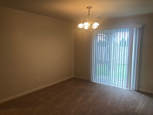 Building Photo - CUTE AND COZY THEE BEDROOM IN LA CENTER