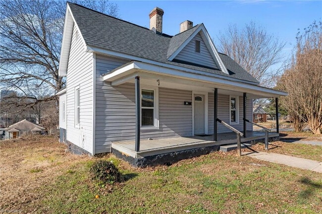 Building Photo - "Charming 3-Bedroom Home in the Heart of Winston-Salem-Pets Welcome Housing Vouchers Accepted!