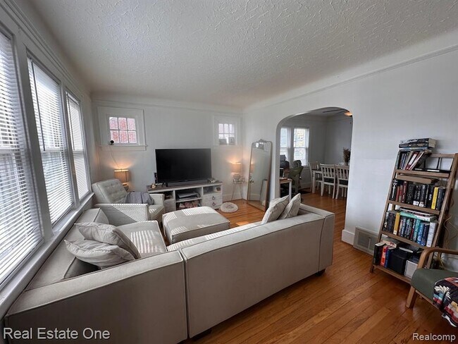 Foto del edificio - 122 W Houstonia Ave