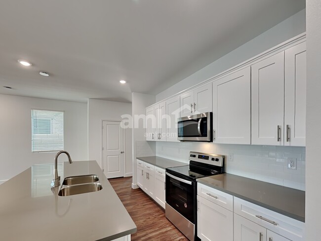 Foto del edificio - 10180 Mountain Crest St