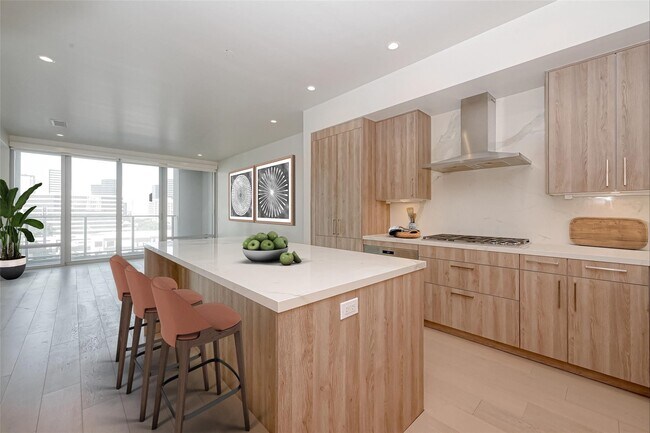 Foto del edificio - 2047 Westcreek Ln