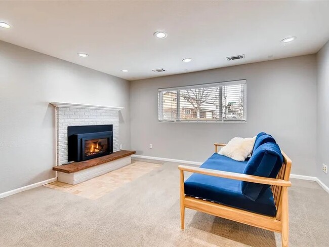 Photo - 1403 Lefthand Dr House