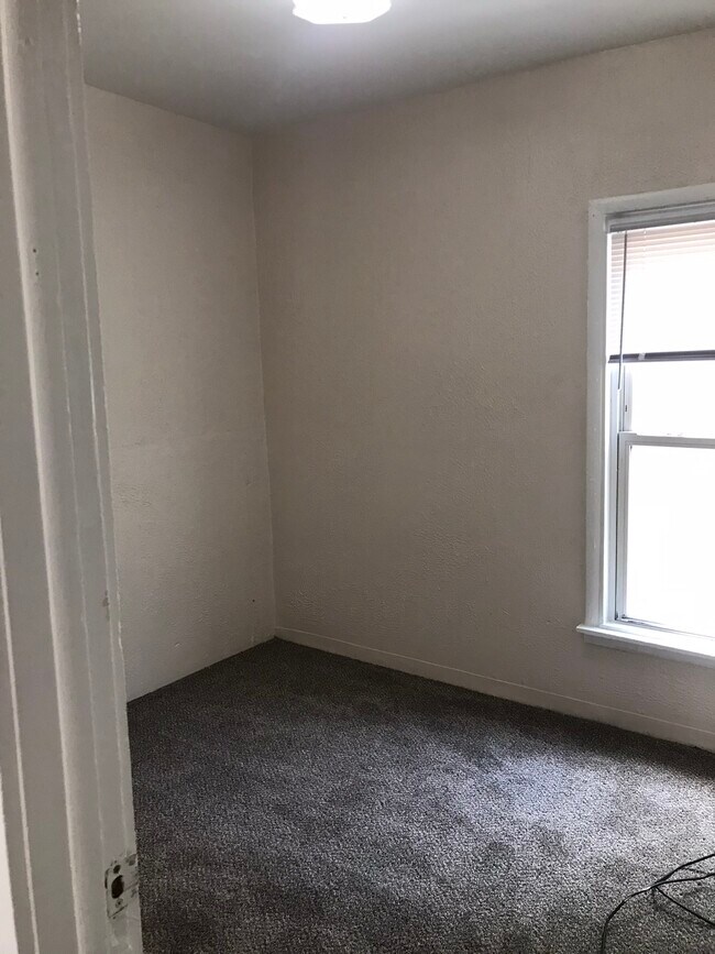 Foto del edificio - 909 W 17th St