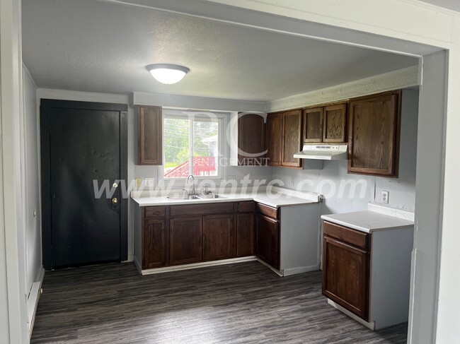 Building Photo - 1420-D Cleveland-