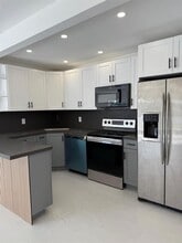 Building Photo - 1054-1058-1058 SW 2nd St