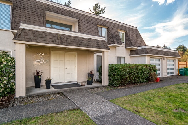 Building Photo - 9840 SW Whitford Ln