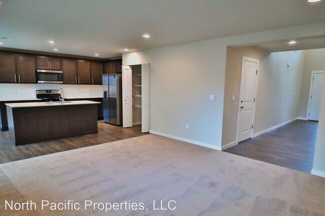 Foto del edificio - 3 br, 2.5 bath House - 8573 54th St NE