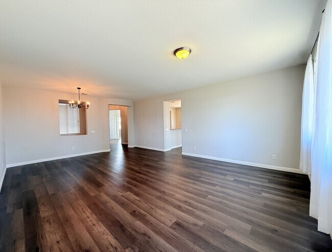 Foto del edificio - AVAILBALE NOW! 3 Bedroom 2 Bathroom Home i...