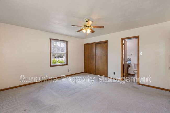 Building Photo - 512 Winwood Dr