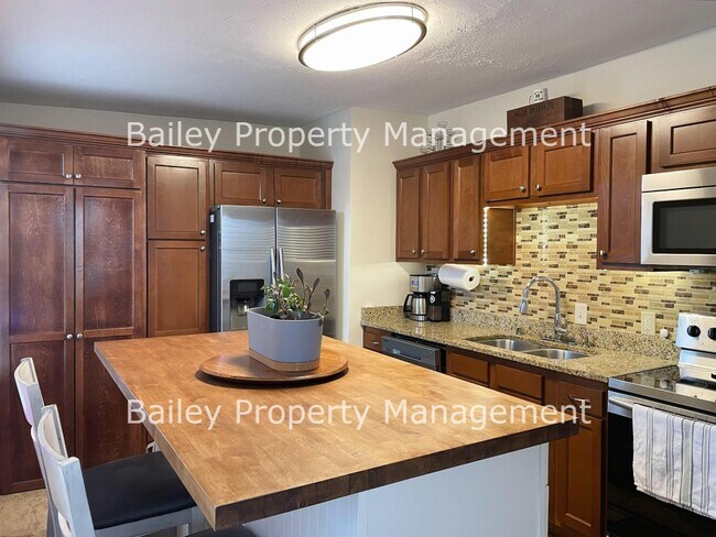 Foto del edificio - 1046 E Caldwell St