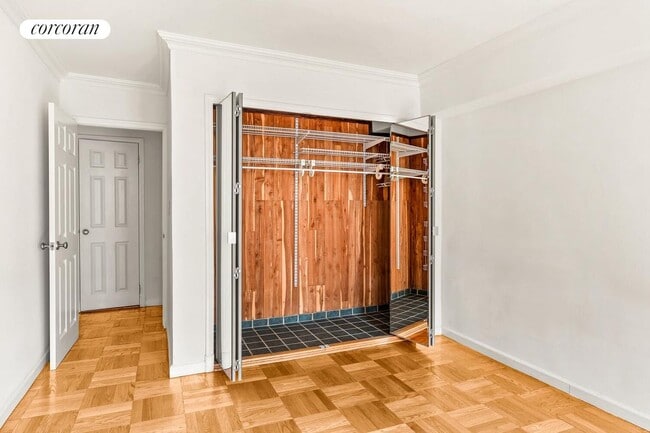 Building Photo - 420 E 55th St