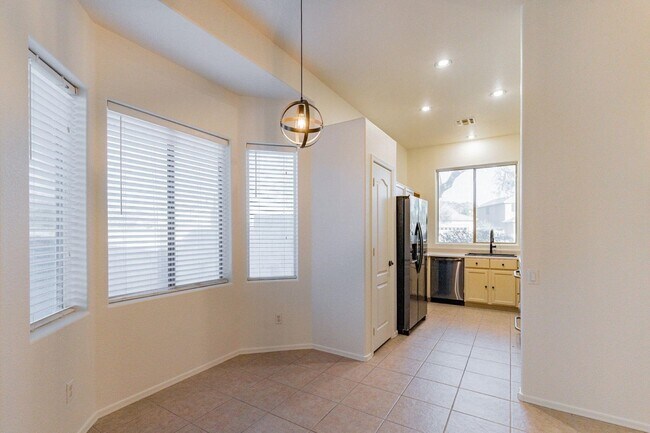 Building Photo - 2353 N Azurite Cir
