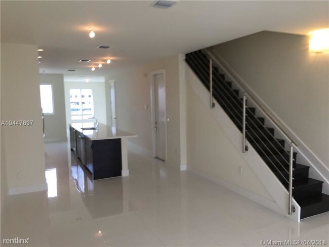 Foto del edificio - 3 br, 2.5 bath Condo - 10280 NW 63rd Ter