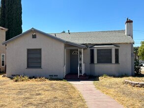 Building Photo - 3096 N Stoddard Ave
