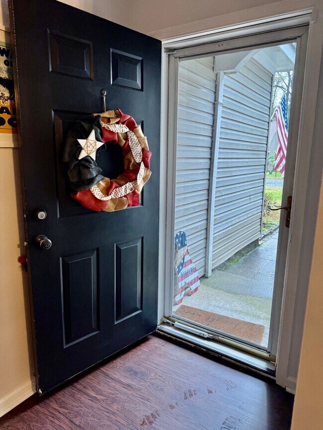 Foto del edificio - 3BD/2BA Updated Ranch on a Wooded Lot- Two...