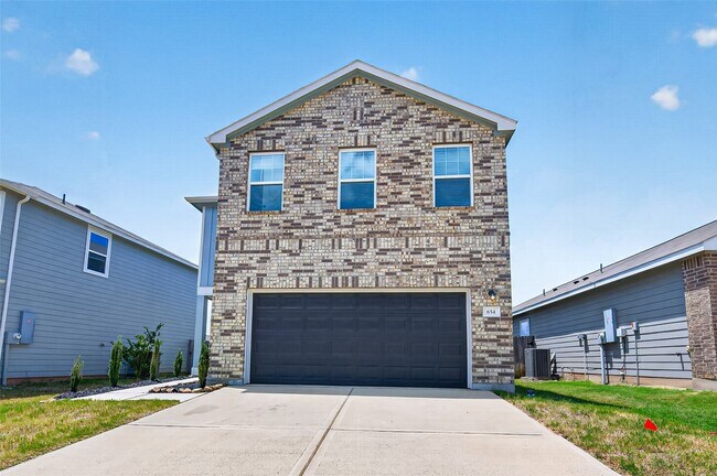 Building Photo - 654 Amesbury Rd