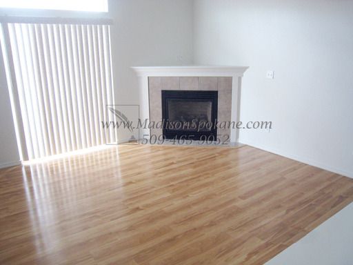 Building Photo - 407 S Solar St