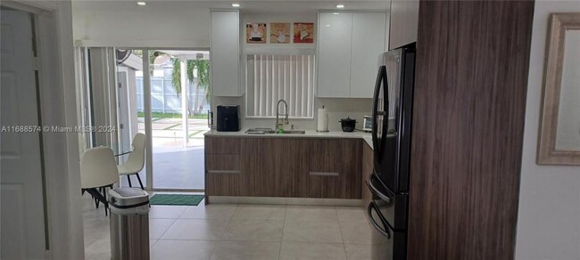 Foto del edificio - 3 bedroom in Hollywood FL 33023