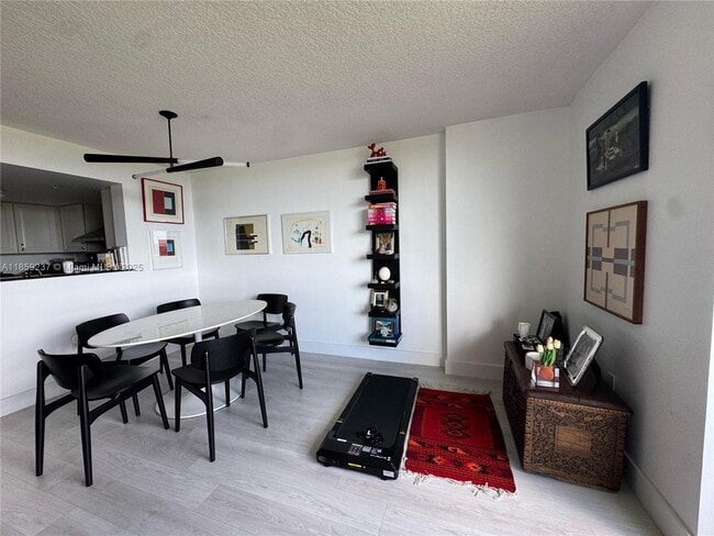 Building Photo - 3000 Coral Wy