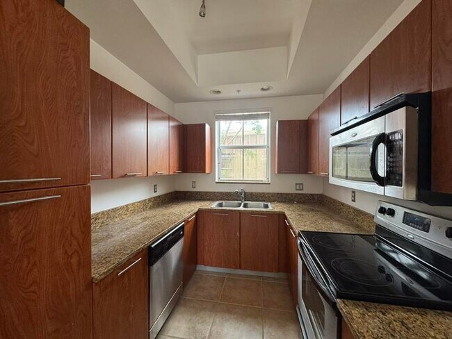 Building Photo - 2351 Vintage Dr