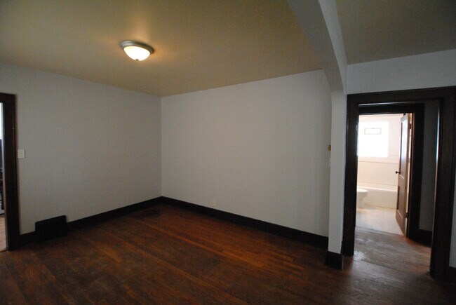 Building Photo - 1534 Medora