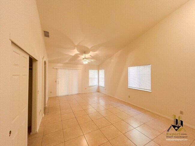 Building Photo - 5417 Apland Pl