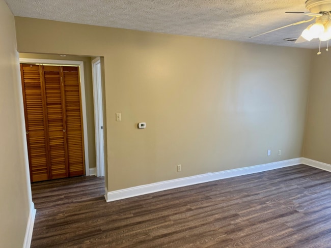 Building Photo - 946 Madison Ave