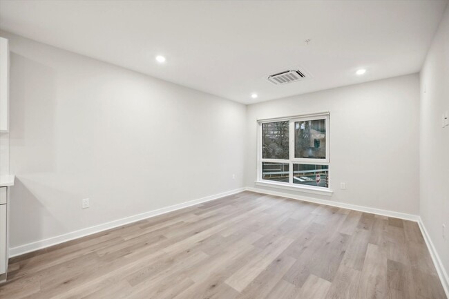 Interior Photo - The Peak at Scotts Lane