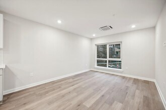 Interior Photo - The Peak at Scotts Lane