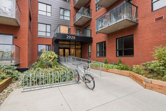 Building Photo - 2929 VICTORIA