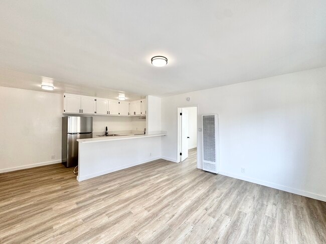 Foto del edificio - 716 W 81st St