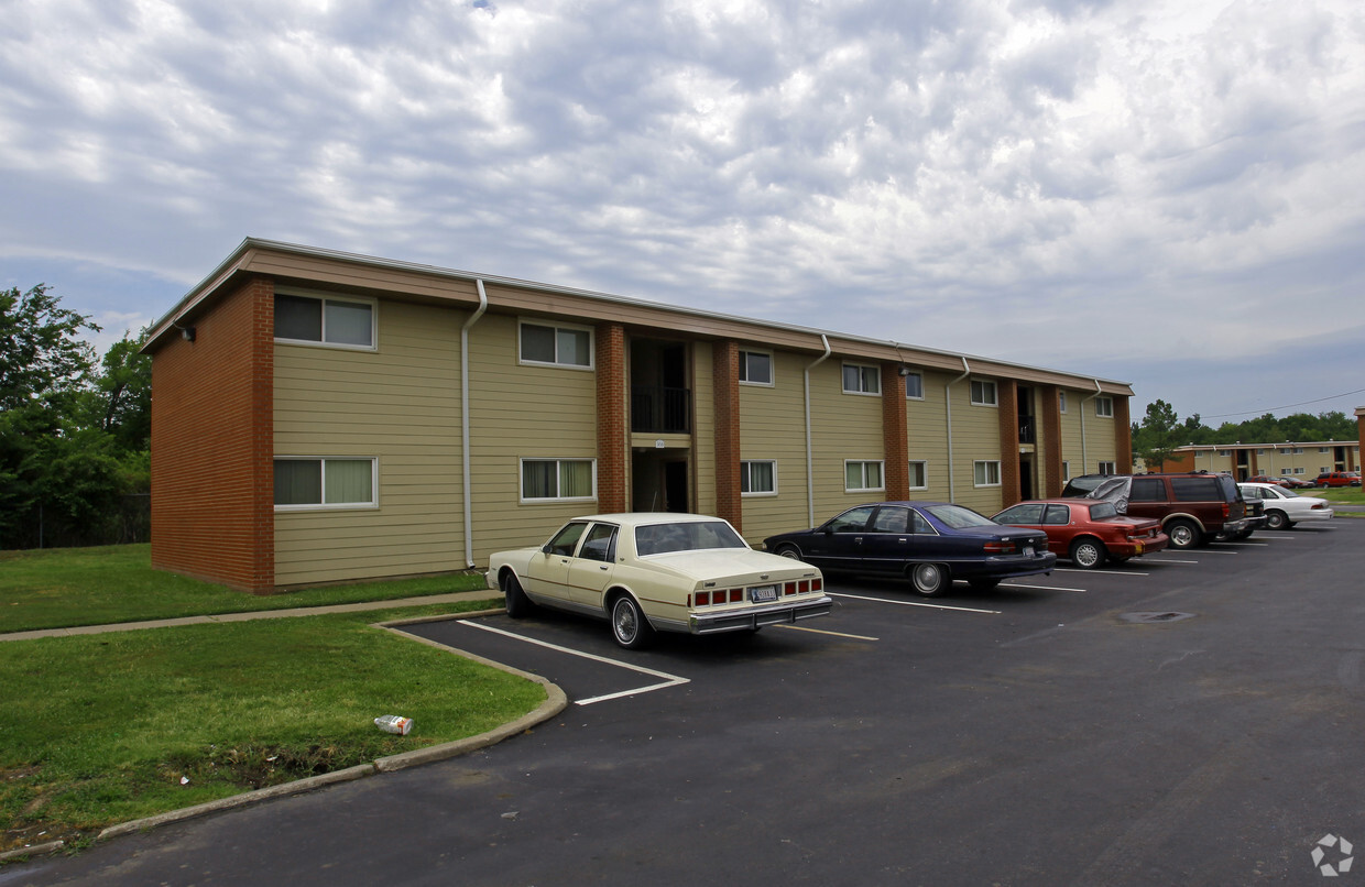 Building Photo - Bradford Apartments