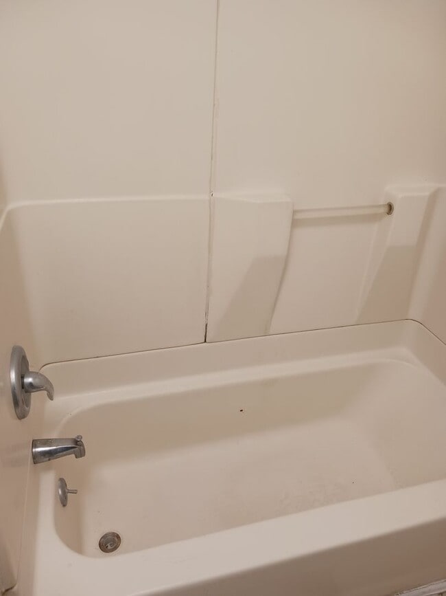 Building Photo - 222-222.5-2225 Mt Vernon Rd