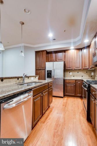 Building Photo - 343 Chessington Dr