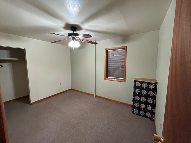 Dormitorio principal 13 x 9 - 404 Penn St.