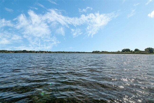Foto del edificio - 984 Summer Lakes Dr