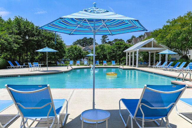 Pool - Marley Manor Luxury Apartment Homes