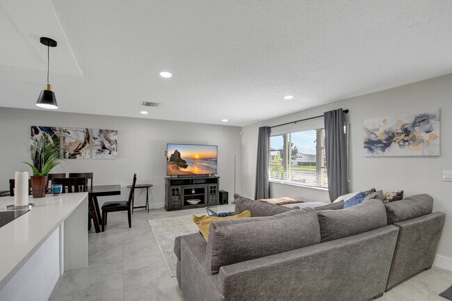 Foto del edificio - 716 SW 18th St