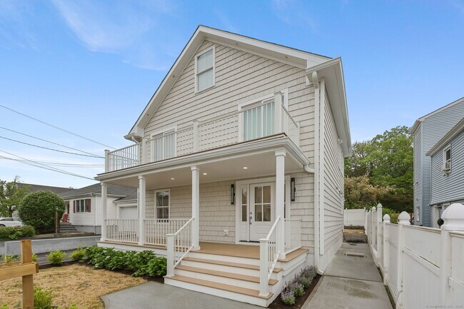 Foto del edificio - 7 Cos Cob Ave