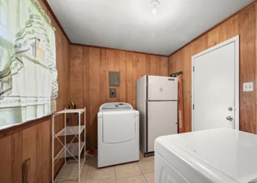 Foto principal - 1220 Silverwood Dr