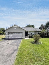 Building Photo - 1604 Mary Ct