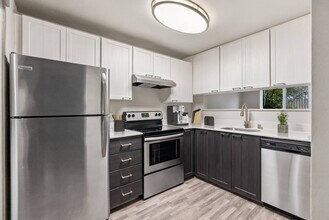 Building Photo - Vibe Apartments