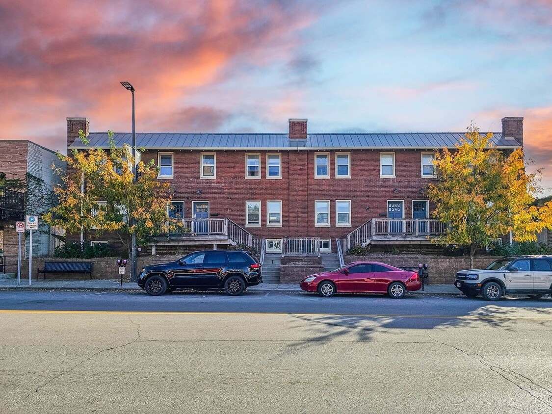 Blackstone Luxury Living: Stylishly Remode... - Blackstone Luxury Living: Stylishly Remode...