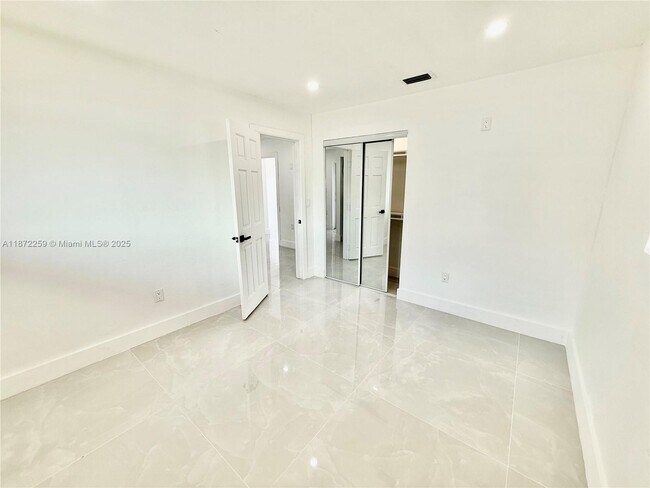 Foto del edificio - 2885 NW 56th St