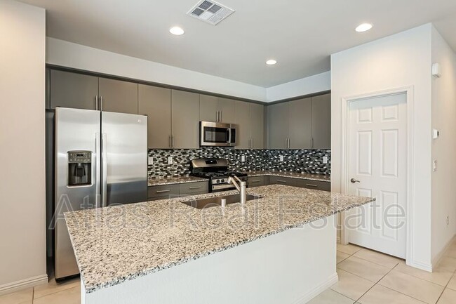 Building Photo - 1625 Guyot Ct