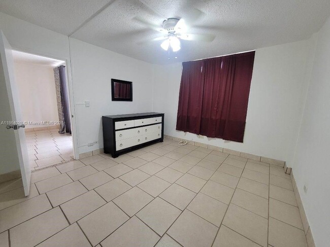 Foto del edificio - 3660 NE 166th St