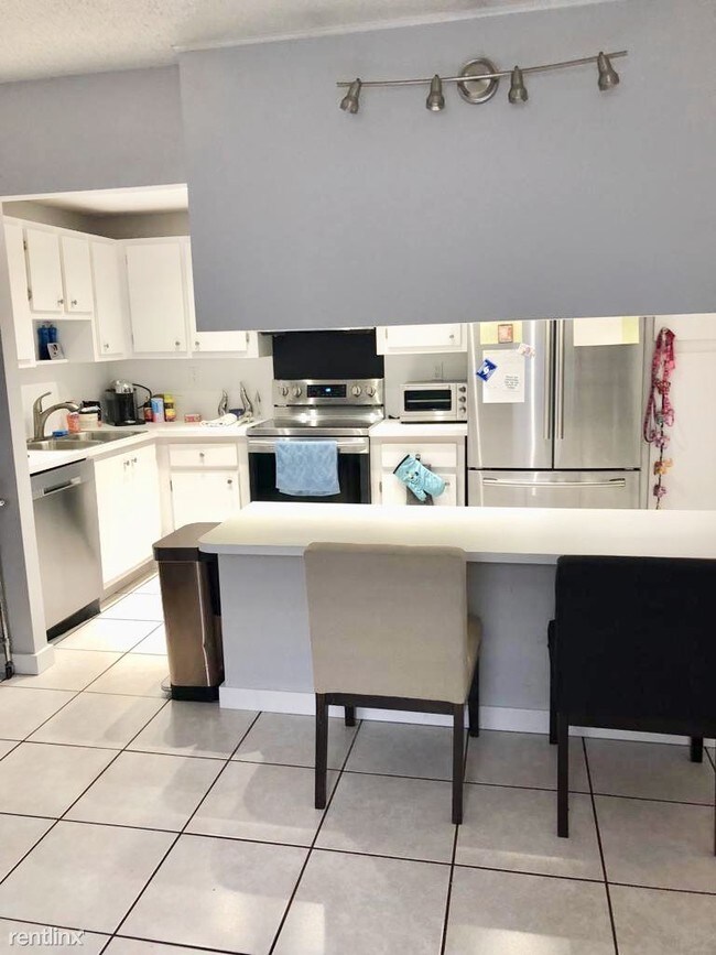 Foto del edificio - 2 br, 2 bath  - Villa Dorada