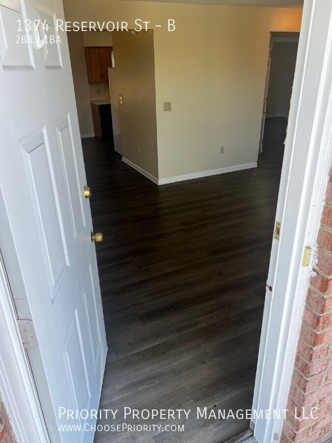 Foto del edificio - 1374 Reservoir St