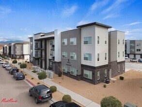 Building Photo - 5801 S Garnet Dr